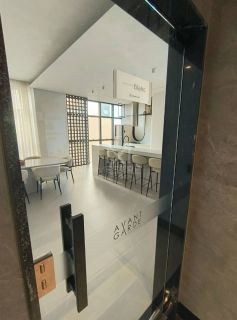 APARTAMENTO QUADRA MAR COM 03 SUÍTES NOVO LOCALIZADO NA MEIA PRAIA