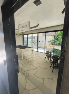 APARTAMENTO QUADRA MAR COM 03 SUÍTES NOVO LOCALIZADO NA MEIA PRAIA