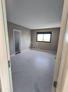 APARTAMENTO QUADRA MAR COM 03 SUÍTES NOVO LOCALIZADO NA MEIA PRAIA