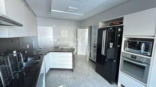 APARTAMENTO À VENDA COM 04 SUÍTES NO CONDOMÍNIO  SPLENDOUR OF THE SEA NA MEIA PRAIA