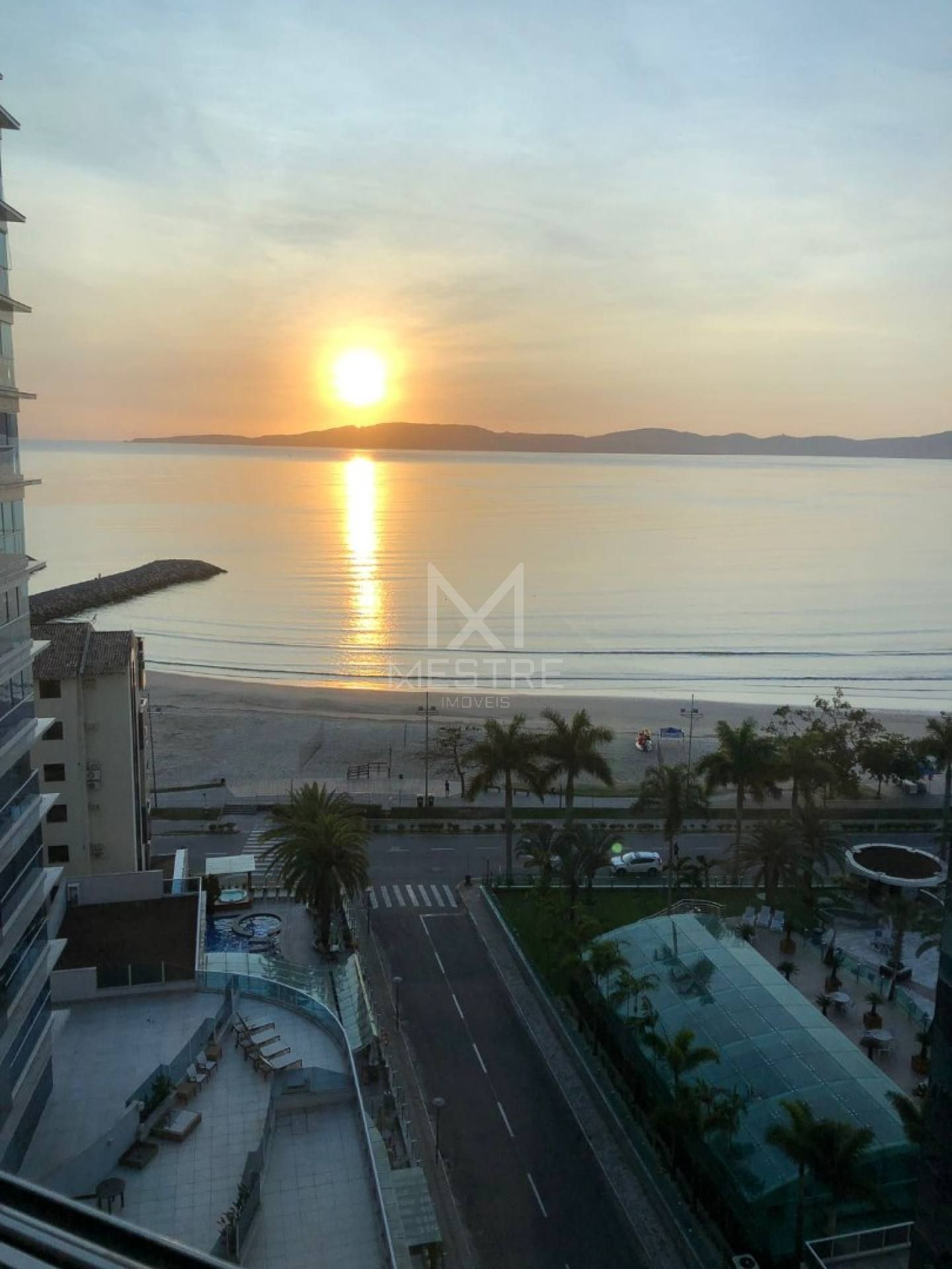 APARTAMENTO VISTA MAR À VENDA NO CENTRO DE ITAPEMA