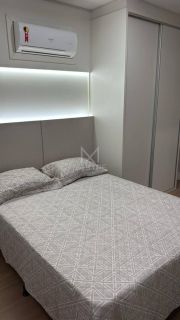 APARTAMENTO QUADRA MAR COM 03 DORM. NA MEIA PRAIA