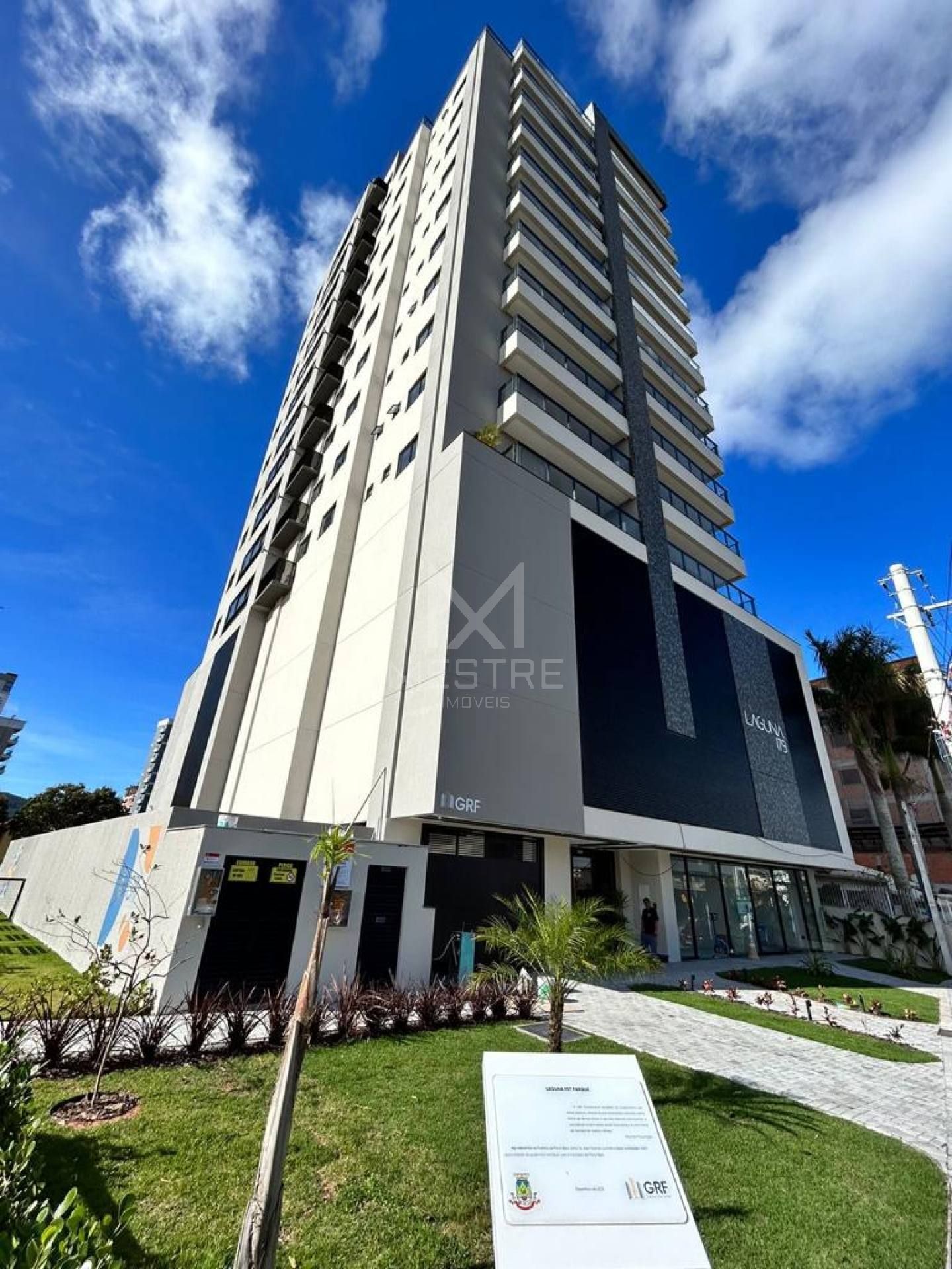 APARTAMENTO COM 03 SUÍTES À VENDA EM PORTO BELO