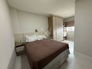 APARTAMENTO DE 03 SUÍTES À VENDA, APROXIMADAMENTE 380M DA ORLA DE BALNEÁRIO PEREQUÊ SC.! REF.: 193590