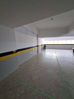 APARTAMENTO QUADRA MAR COM 03 SUÍTES A VENDA NA MEIA PRAIA