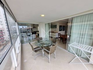 APARTAMENTO QUADRA MAR COM 03 SUÍTES A VENDA NA MEIA PRAIA