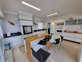 APARTAMENTO QUADRA MAR COM 03 SUÍTES A VENDA NA MEIA PRAIA