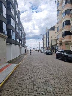 APARTAMENTO QUADRA MAR COM 03 SUÍTES A VENDA NA MEIA PRAIA