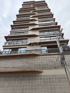 APARTAMENTO NOVO DE 03 SUÍTES, 02 VAGAS À 50M DA ORLA DE BALNEÁRIO PEREQUÊ SC. REF.: 193920