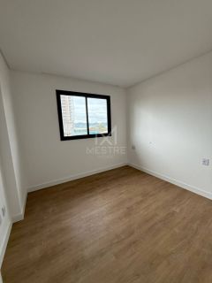 APARTAMENTO NOVO DE 03 SUÍTES, 02 VAGAS À 50M DA ORLA DE BALNEÁRIO PEREQUÊ SC. REF.: 193920