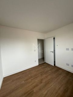 APARTAMENTO NOVO DE 03 SUÍTES, 02 VAGAS À 50M DA ORLA DE BALNEÁRIO PEREQUÊ SC. REF.: 193920