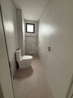 APARTAMENTO NOVO DE 03 SUÍTES, 02 VAGAS À 50M DA ORLA DE BALNEÁRIO PEREQUÊ SC. REF.: 193920