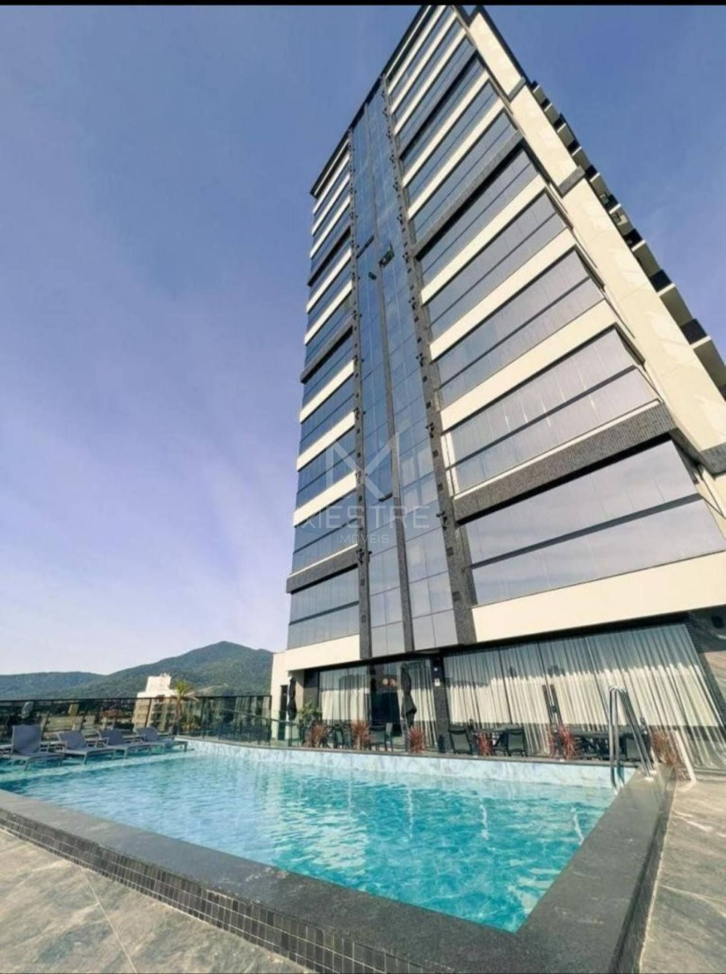 APARTAMENTO COM 02 SUÍTES TOTALMENTE MOBILIADO PARA À VENDA EM BAL. PEREQUÊ