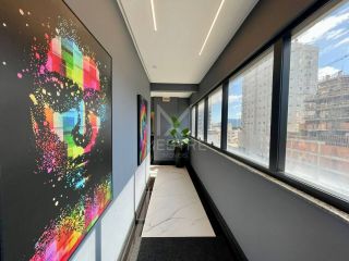 APARTAMENTO COM 02 SUÍTES TOTALMENTE MOBILIADO PARA À VENDA EM BAL. PEREQUÊ