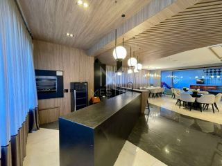 APARTAMENTO COM 02 SUÍTES TOTALMENTE MOBILIADO PARA À VENDA EM BAL. PEREQUÊ