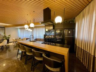 APARTAMENTO COM 02 SUÍTES TOTALMENTE MOBILIADO PARA À VENDA EM BAL. PEREQUÊ