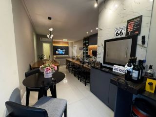 APARTAMENTO COM 02 SUÍTES TOTALMENTE MOBILIADO PARA À VENDA EM BAL. PEREQUÊ