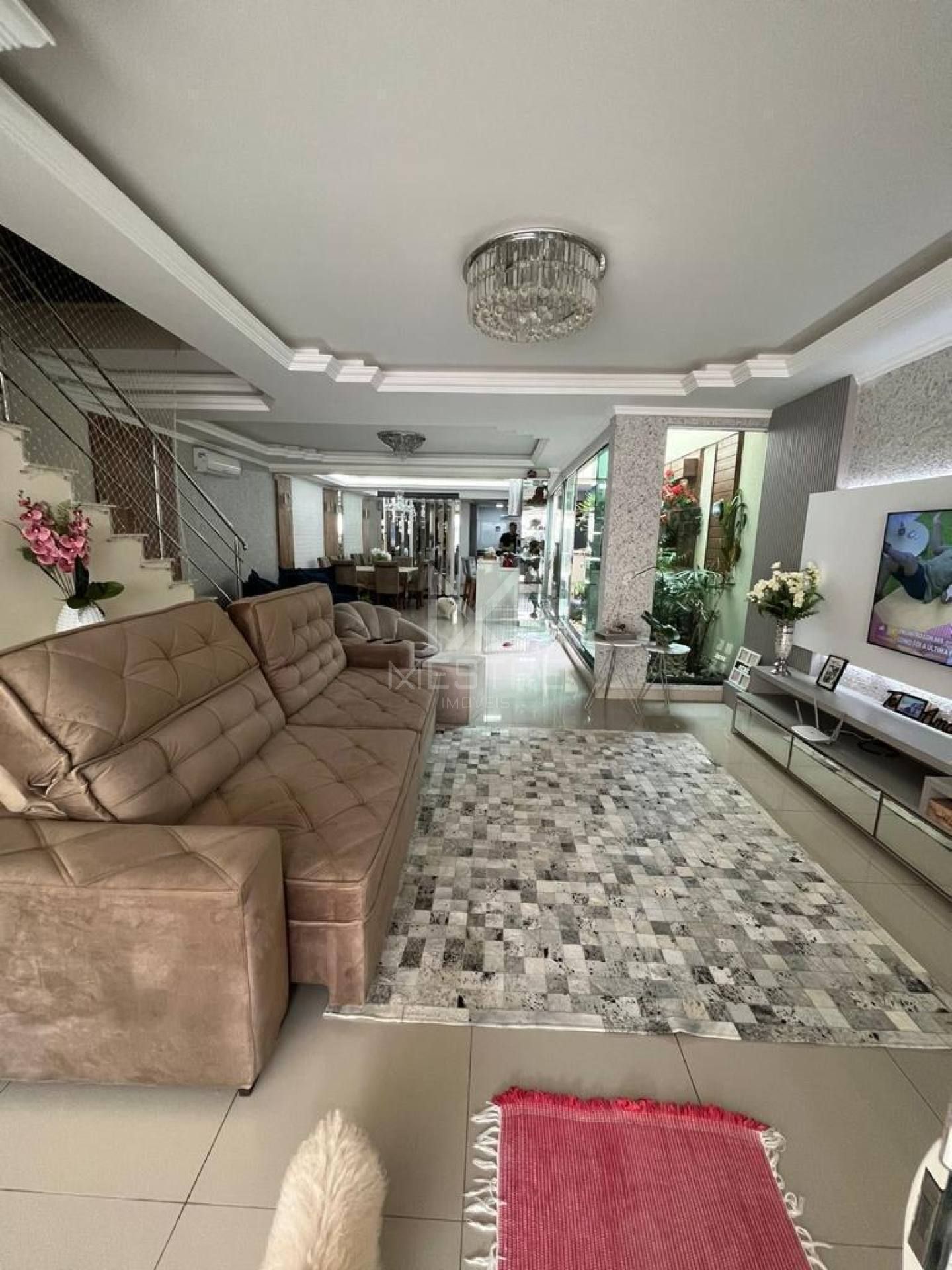 SOBRADO MOBILIADO COM 03 SUÍTES E JACUZZI A VENDA EM PORTO BELO