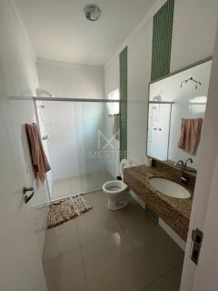 SOBRADO MOBILIADO COM 03 SUÍTES E JACUZZI A VENDA EM PORTO BELO