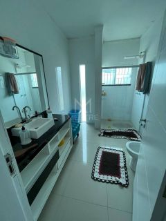 SOBRADO MOBILIADO COM 03 SUÍTES E JACUZZI A VENDA EM PORTO BELO