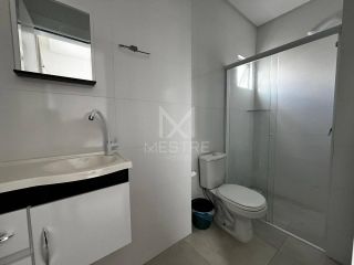 APARTAMENTO COM 03 SUÍTES SEMI MOBILIADO A VENDA NA MEIA PRAIA