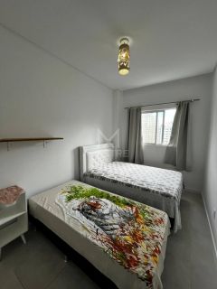 APARTAMENTO COM 03 SUÍTES SEMI MOBILIADO A VENDA NA MEIA PRAIA