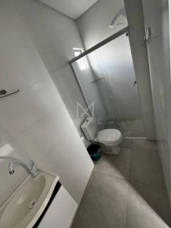 APARTAMENTO COM 03 SUÍTES SEMI MOBILIADO A VENDA NA MEIA PRAIA