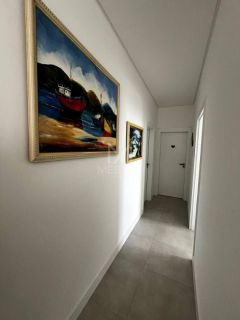 APARTAMENTO COM 03 SUÍTES SEMI MOBILIADO A VENDA NA MEIA PRAIA