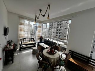 APARTAMENTO COM 03 SUÍTES SEMI MOBILIADO A VENDA NA MEIA PRAIA