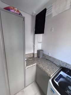 APARTAMENTO 3 SUÍTES MOBILIADO E CLIMATIZADO NA MEIA PRAIA NO - REF