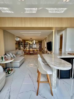 APARTAMENTO COM 03 SUÍTES NO CENTRO DE ITAPEMA