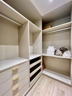 APARTAMENTO COM 03 SUÍTES NO CENTRO DE ITAPEMA