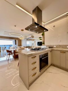 APARTAMENTO COM 03 SUÍTES NO CENTRO DE ITAPEMA