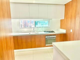 APARTAMENTO NO CENTRO DE ITAPEMA COM ÓTIMA LOCALIZAÇÃO
