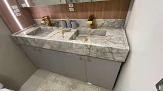 APARTAMENTO COM 03 SUÍTES NO CENTRO DE ITAPEMA