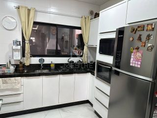 SOBRADO COM 02 SUÍTES EM ITAPEMA