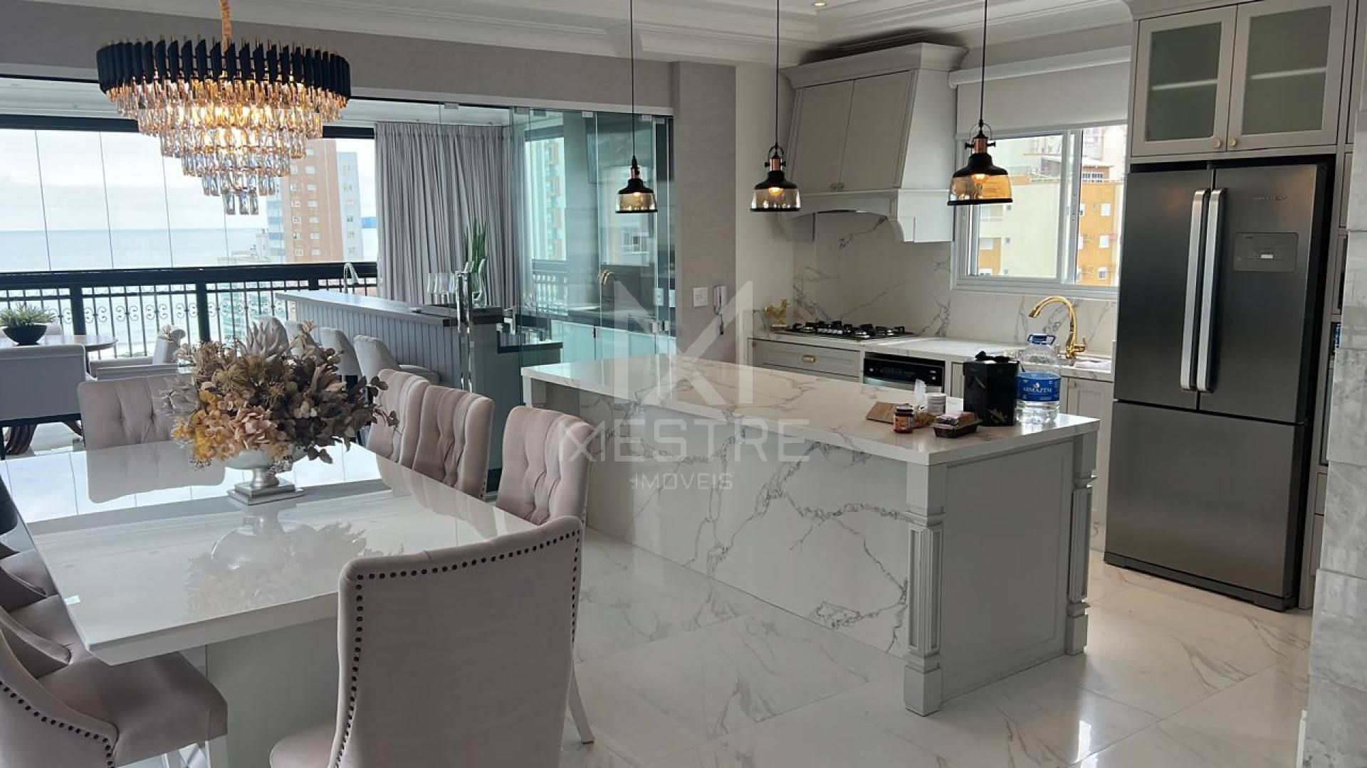 APARTAMENTO DE ALTO PADRÃO FINAMENTE MOBILIADO VISTA MAR À VENDA NA MEIA PRAIA