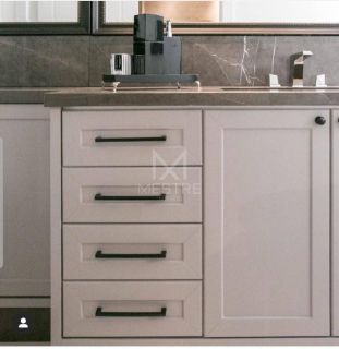 APARTAMENTO DE ALTO PADRÃO FINAMENTE MOBILIADO VISTA MAR À VENDA NA MEIA PRAIA