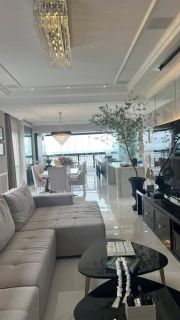 APARTAMENTO DE ALTO PADRÃO FINAMENTE MOBILIADO VISTA MAR À VENDA NA MEIA PRAIA