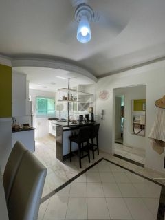 APARTAMENTO COM 03 DORMITÓRIOS À VENDA EM BOMBINHAS