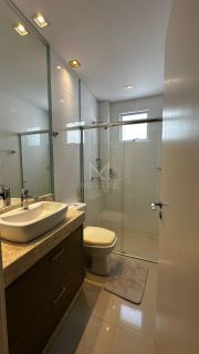 APARTAMENTO COM 03 SUÍTES QUADRA MAR À VENDA NA MEIA PRAIA