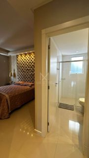 APARTAMENTO COM 03 SUÍTES QUADRA MAR À VENDA NA MEIA PRAIA