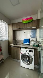 APARTAMENTO COM 03 SUÍTES QUADRA MAR À VENDA NA MEIA PRAIA