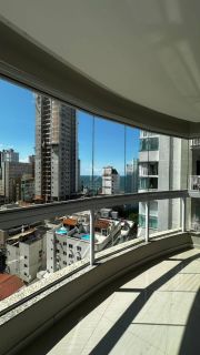 APARTAMENTO COM 03 SUÍTES QUADRA MAR À VENDA NA MEIA PRAIA