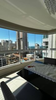 APARTAMENTO COM 03 SUÍTES QUADRA MAR À VENDA NA MEIA PRAIA