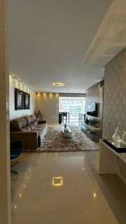 APARTAMENTO COM 03 SUÍTES QUADRA MAR À VENDA NA MEIA PRAIA