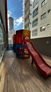 APARTAMENTO COM 03 SUÍTES QUADRA MAR À VENDA NA MEIA PRAIA