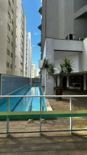 APARTAMENTO COM 03 SUÍTES QUADRA MAR À VENDA NA MEIA PRAIA