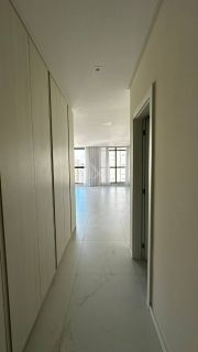 APARTAMENTO COM 03 SUÍTES À VENDA NA MEIA PRAIA
