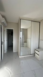 APARTAMENTO COM 03 SUÍTES À VENDA NA MEIA PRAIA